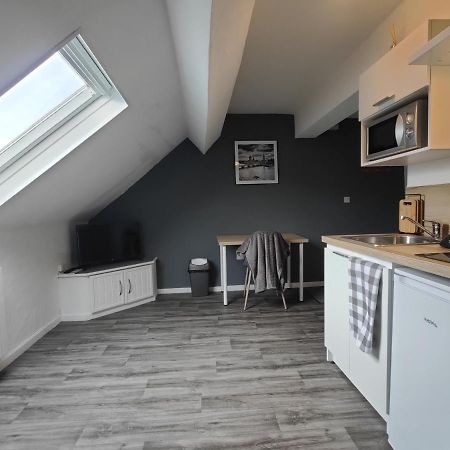 Studio "Sous Les Toits", Proche Hyper Centre Et Commerces ! Valenciennes Buitenkant foto