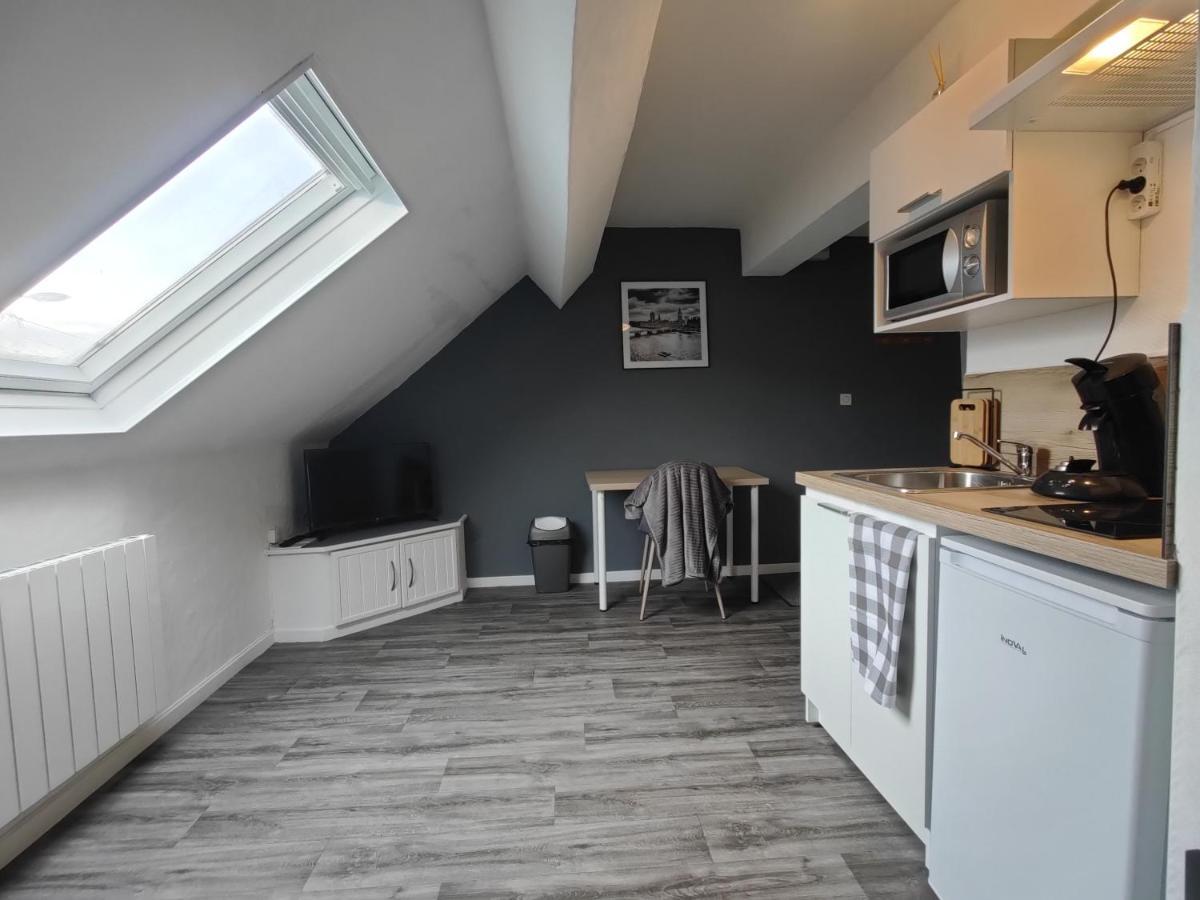 Studio "Sous Les Toits", Proche Hyper Centre Et Commerces ! Valenciennes Buitenkant foto