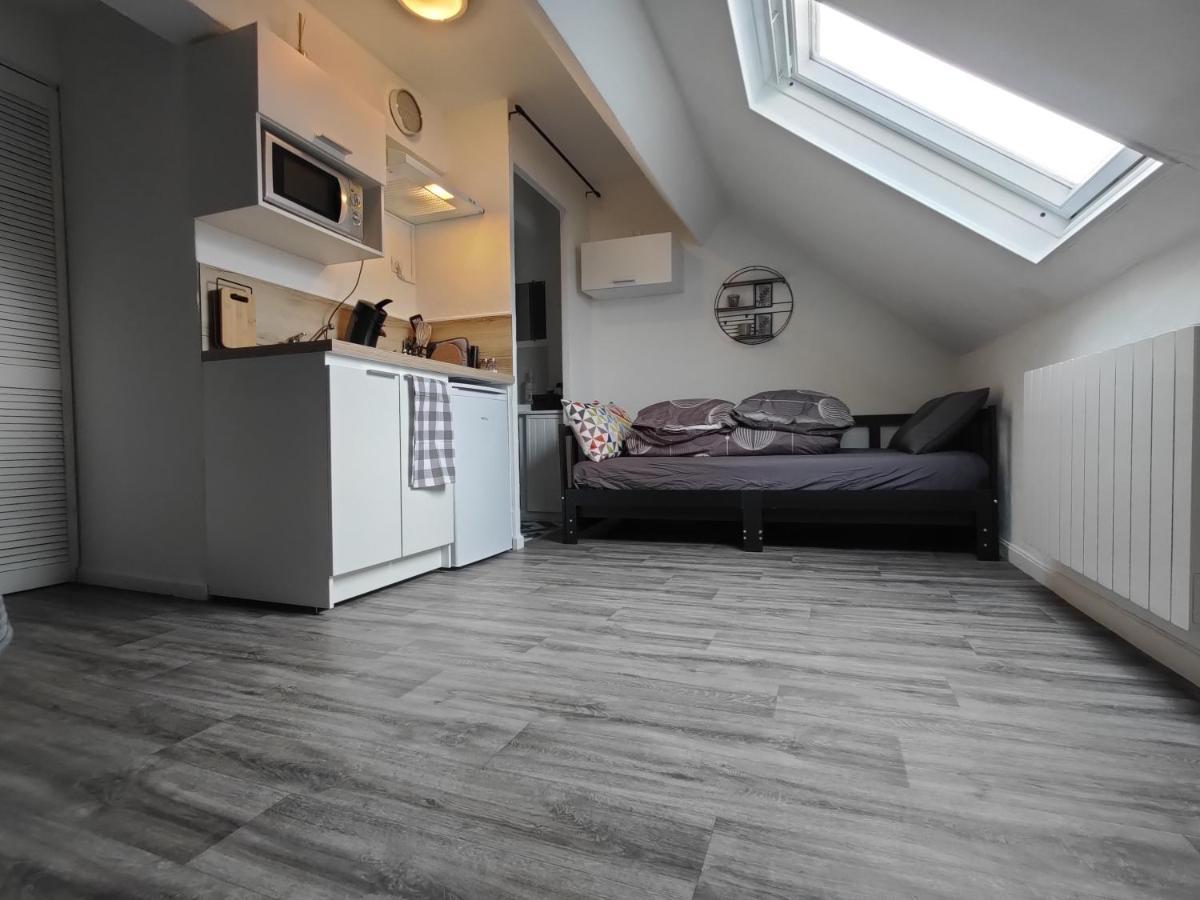 Studio "Sous Les Toits", Proche Hyper Centre Et Commerces ! Valenciennes Buitenkant foto