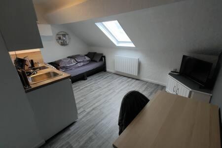 Studio "Sous Les Toits", Proche Hyper Centre Et Commerces ! Valenciennes Buitenkant foto