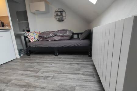 Studio "Sous Les Toits", Proche Hyper Centre Et Commerces ! Valenciennes Buitenkant foto