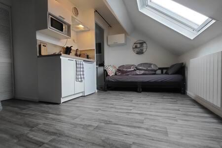 Studio "Sous Les Toits", Proche Hyper Centre Et Commerces ! Valenciennes Buitenkant foto