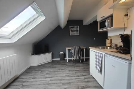 Studio "Sous Les Toits", Proche Hyper Centre Et Commerces ! Valenciennes Buitenkant foto